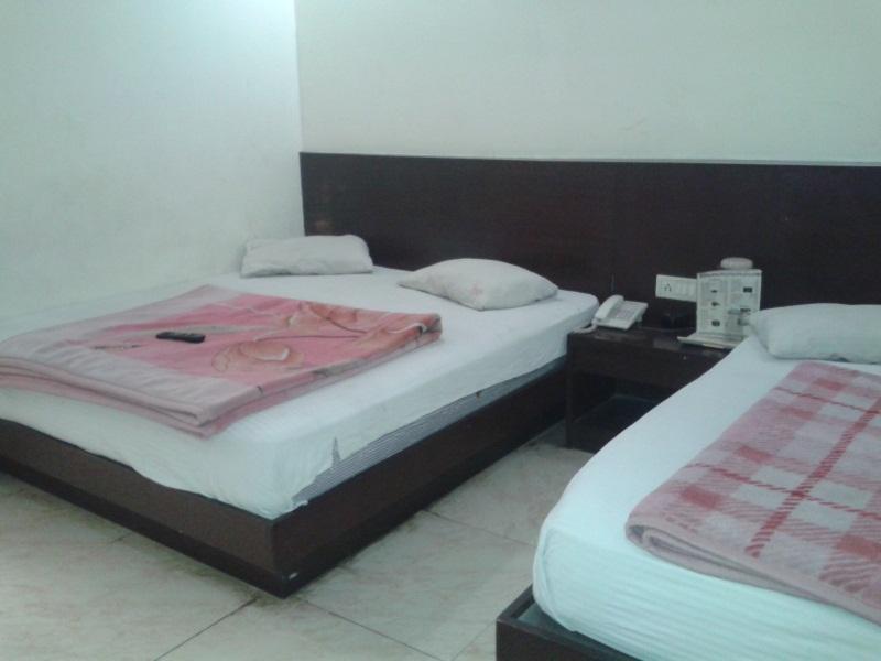 Hotel Seven Seas Inn Нью-Дели Экстерьер фото